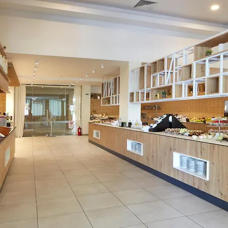 Marvel - Fully Renovated Free Access 酒店 4*