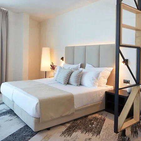 Marvel - Fully Renovated Free Access 4* 阳光海滩