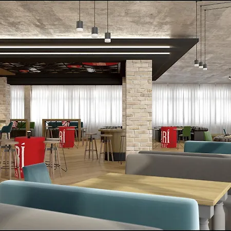 Marvel - Fully Renovated Free Access 4* 阳光海滩